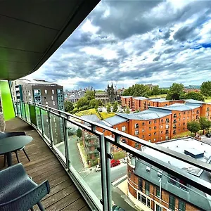 Chic Apartment, Free Parking, Balcony Leeds (West Yorkshire)